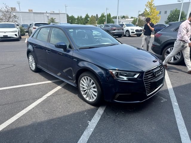 Used 2018 Audi A3 e-tron Premium FWD image 2