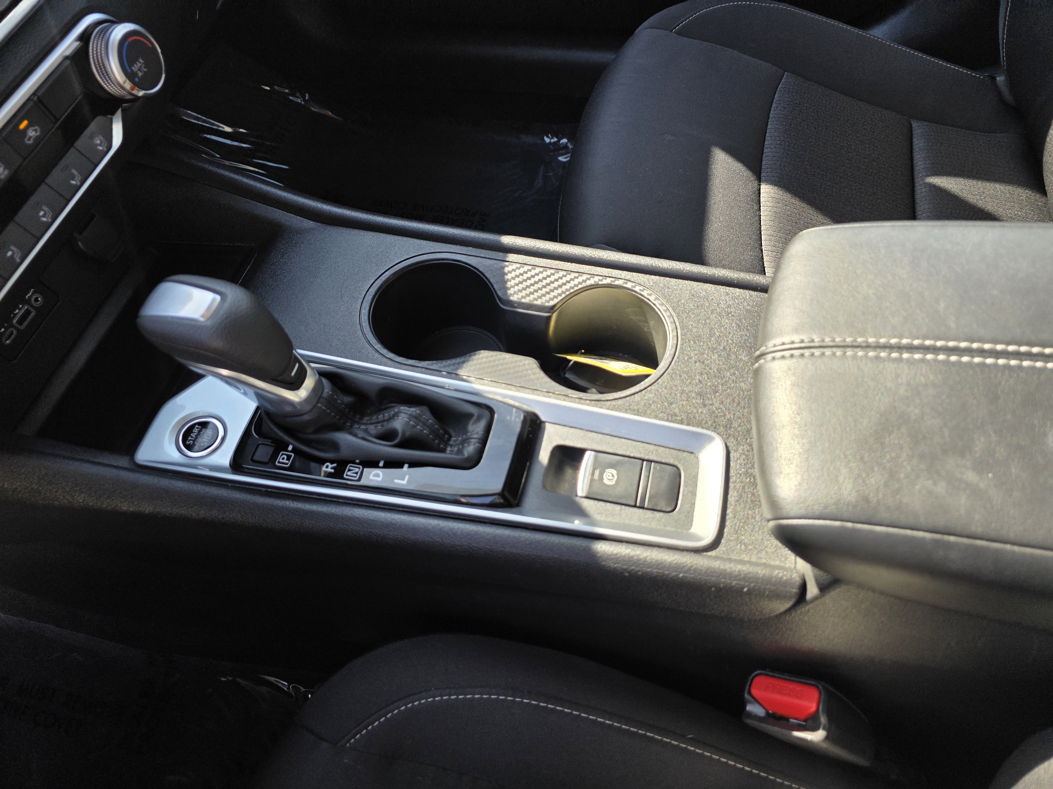 Used 2025 Nissan Altima 2.5 SV AWD/4WD image 11