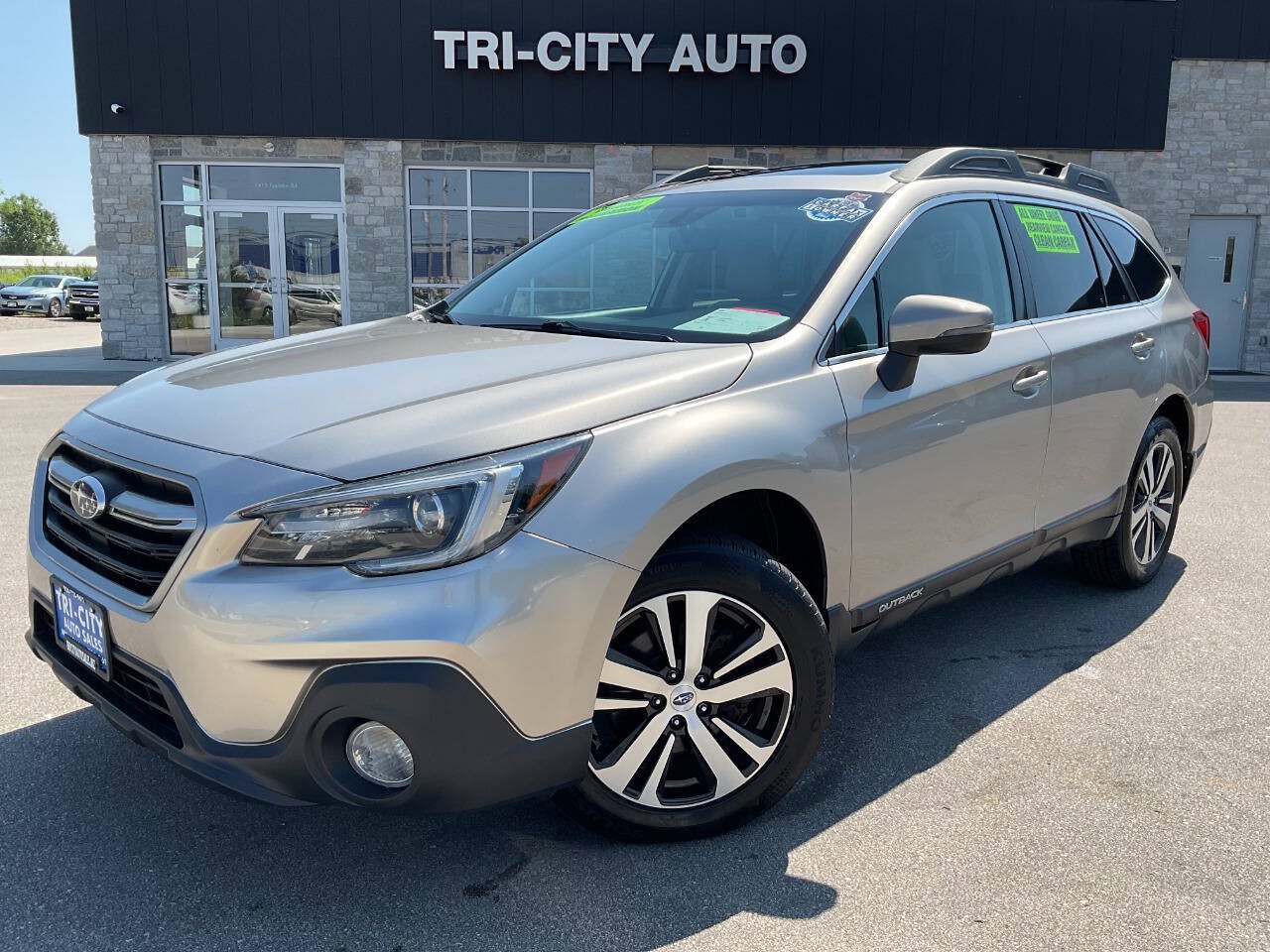Used 2018 Subaru Outback 2.5i Limited AWD/4WD image 1