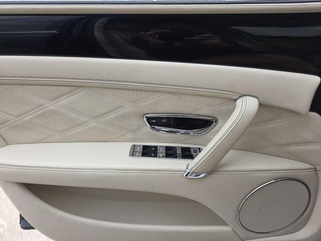 Used 2016 Bentley Flying Spur V8 AWD/4WD image 16
