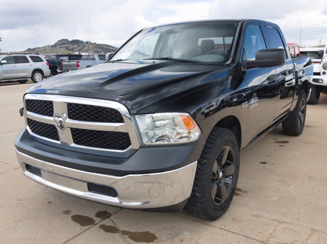Used 2017 RAM 1500 Classic SLT AWD/4WD image 2
