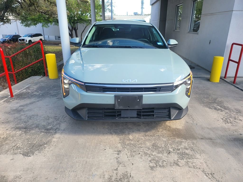 Used 2025 Kia K4 LXS image 2