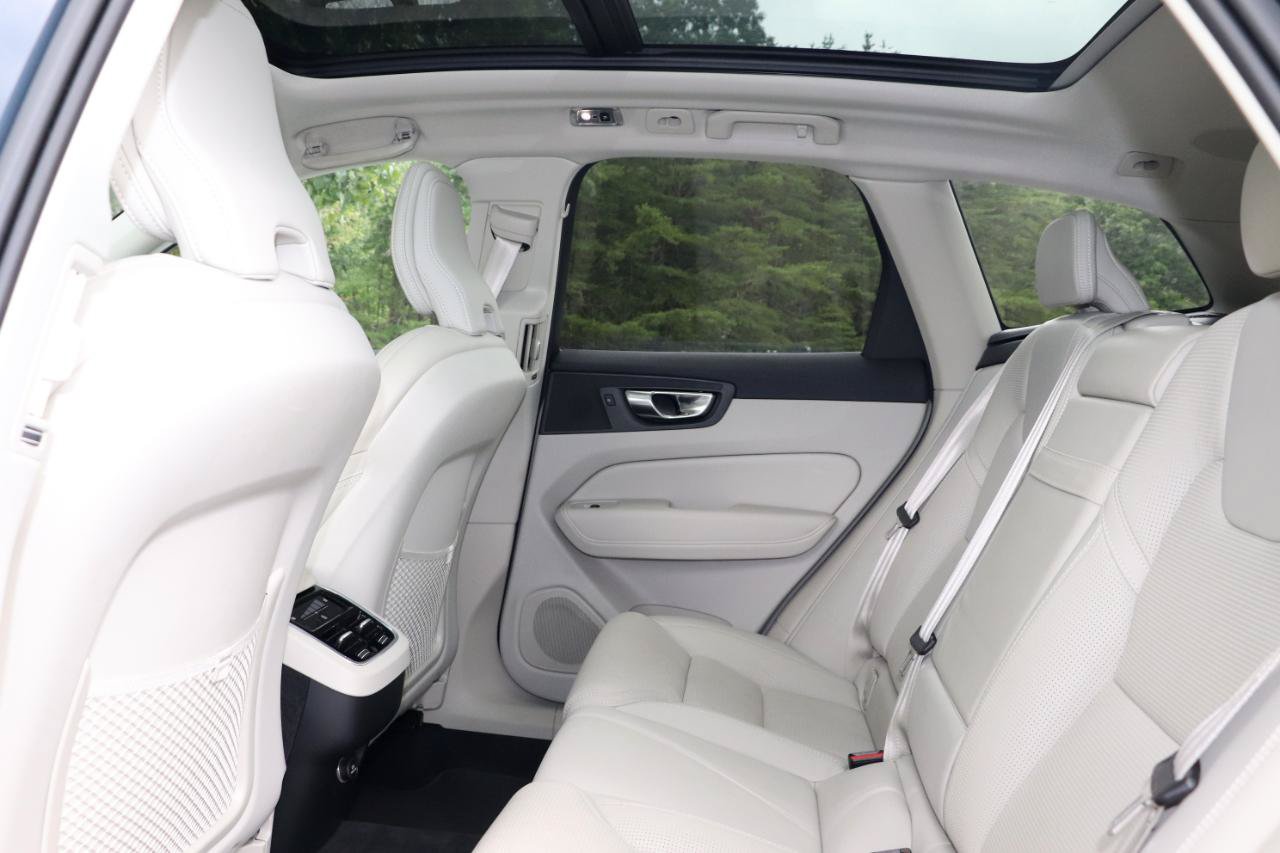 Used 2020 Volvo XC60 T5 Inscription w/ Protection Package Premier AWD/4WD image 31
