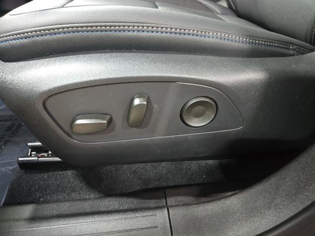 New 2026 Chevrolet Equinox EV LT image 30