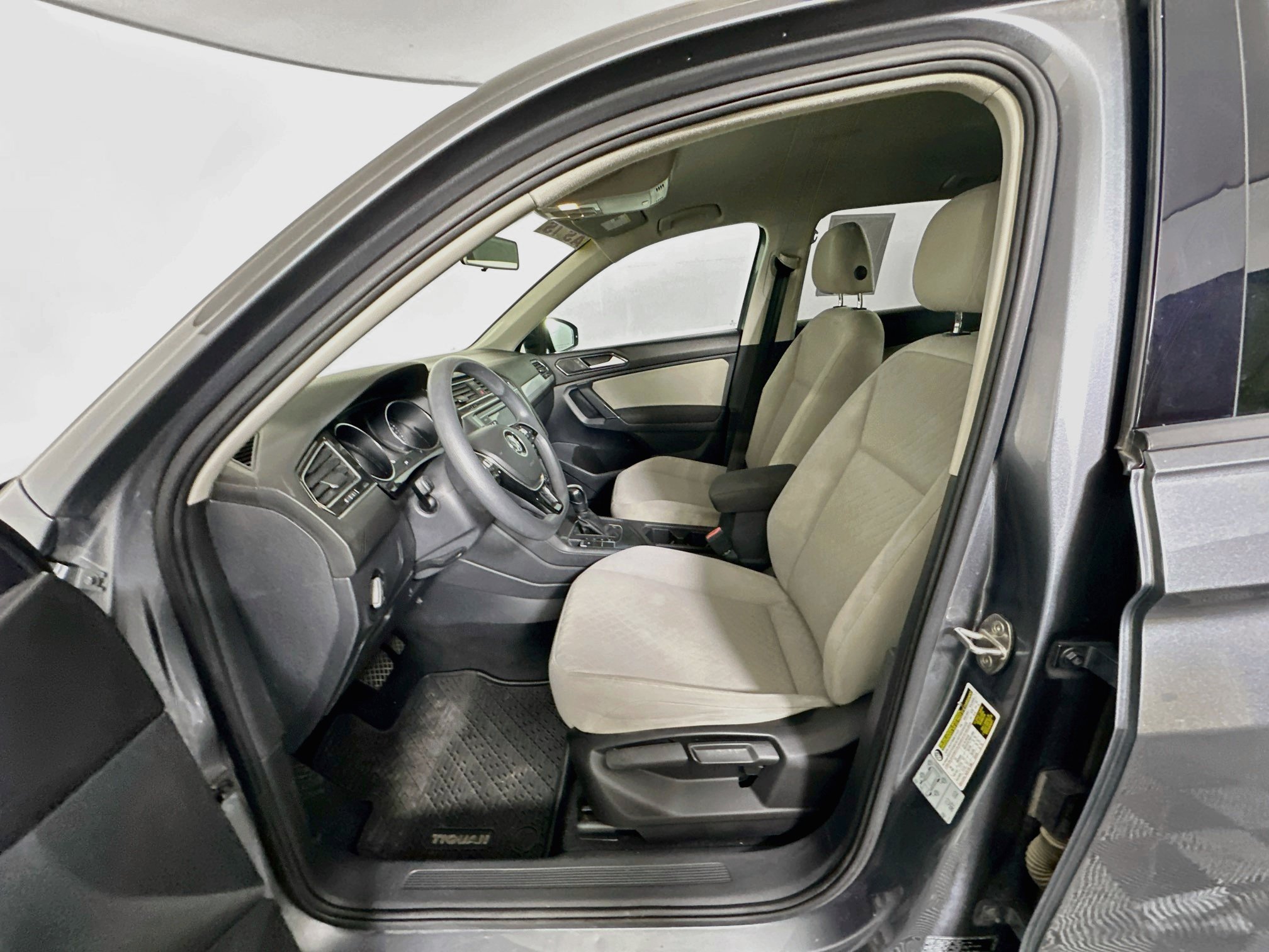 Used 2018 Volkswagen Tiguan S FWD image 13