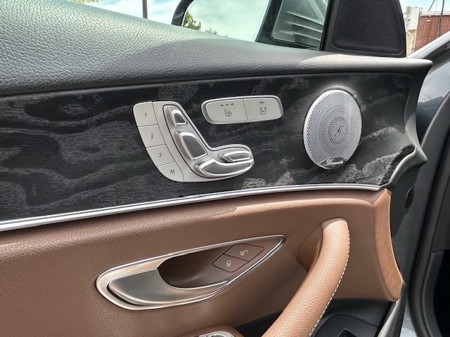 Used 2019 Mercedes-Benz E 300 4MATIC image 23