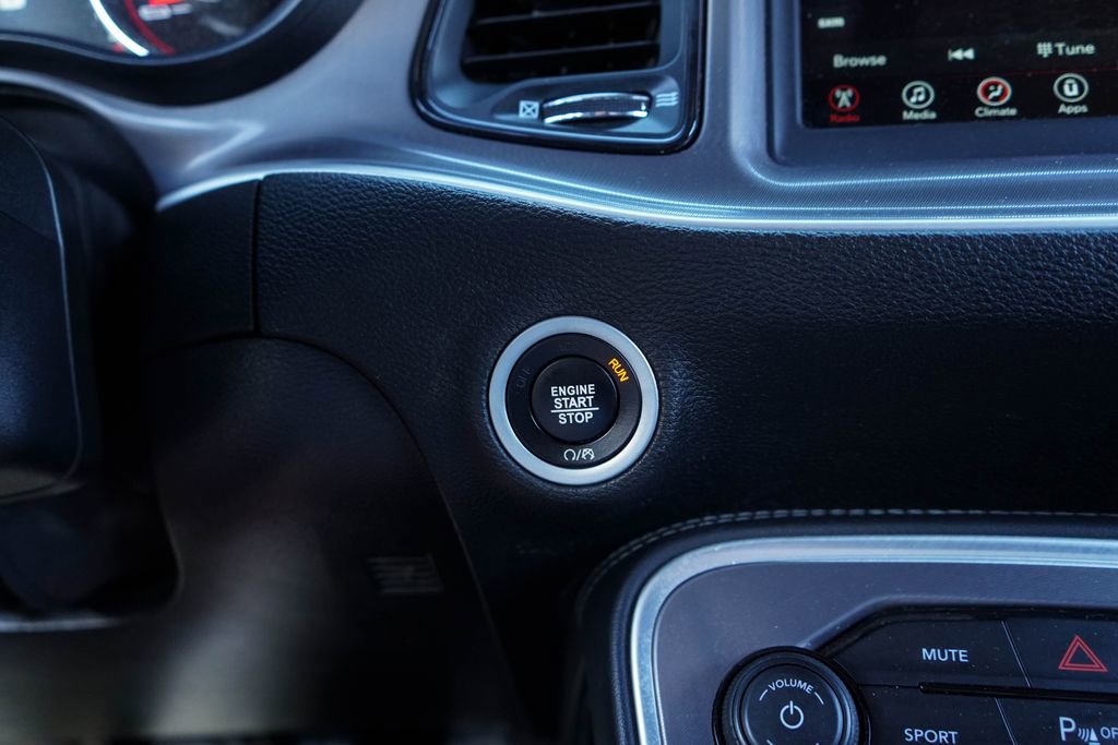 Used 2022 Dodge Challenger R/T image 27