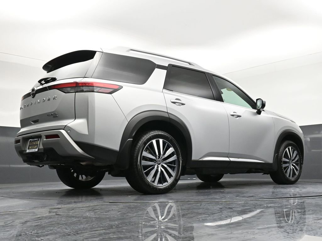Used 2022 Nissan Pathfinder Platinum w/ Cargo Package image 32