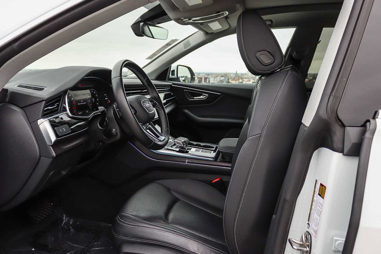 Used 2022 Audi Q8 Premium Plus w/ Premium Plus Package AWD/4WD image 23