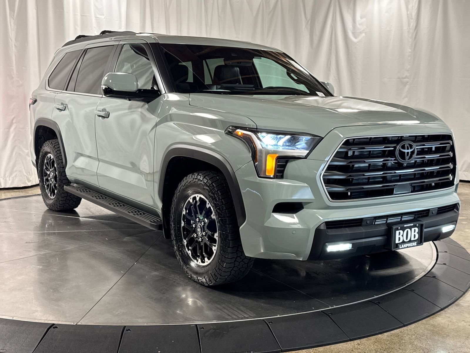 Used 2025 Toyota Sequoia SR5 w/ SR5 Premium Package AWD/4WD image 11