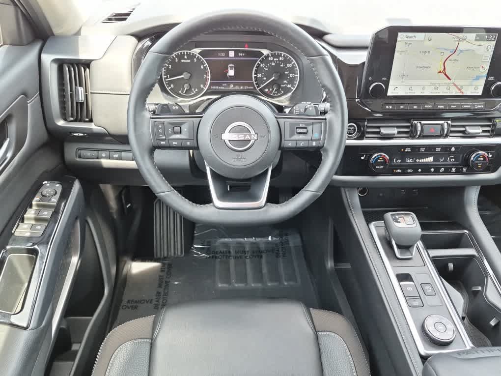 Used 2023 Nissan Pathfinder SL w/ Lighting Package (N92) AWD/4WD image 10