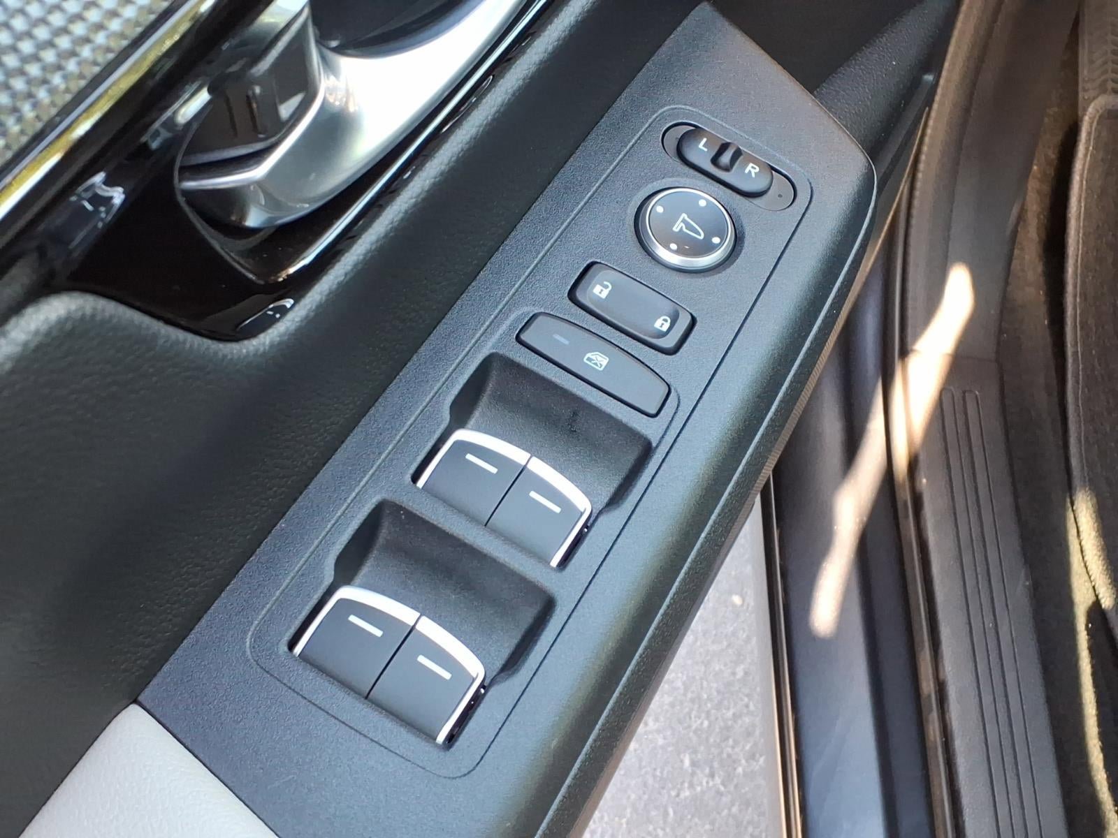 Used 2025 Honda CR-V EX-L image 22
