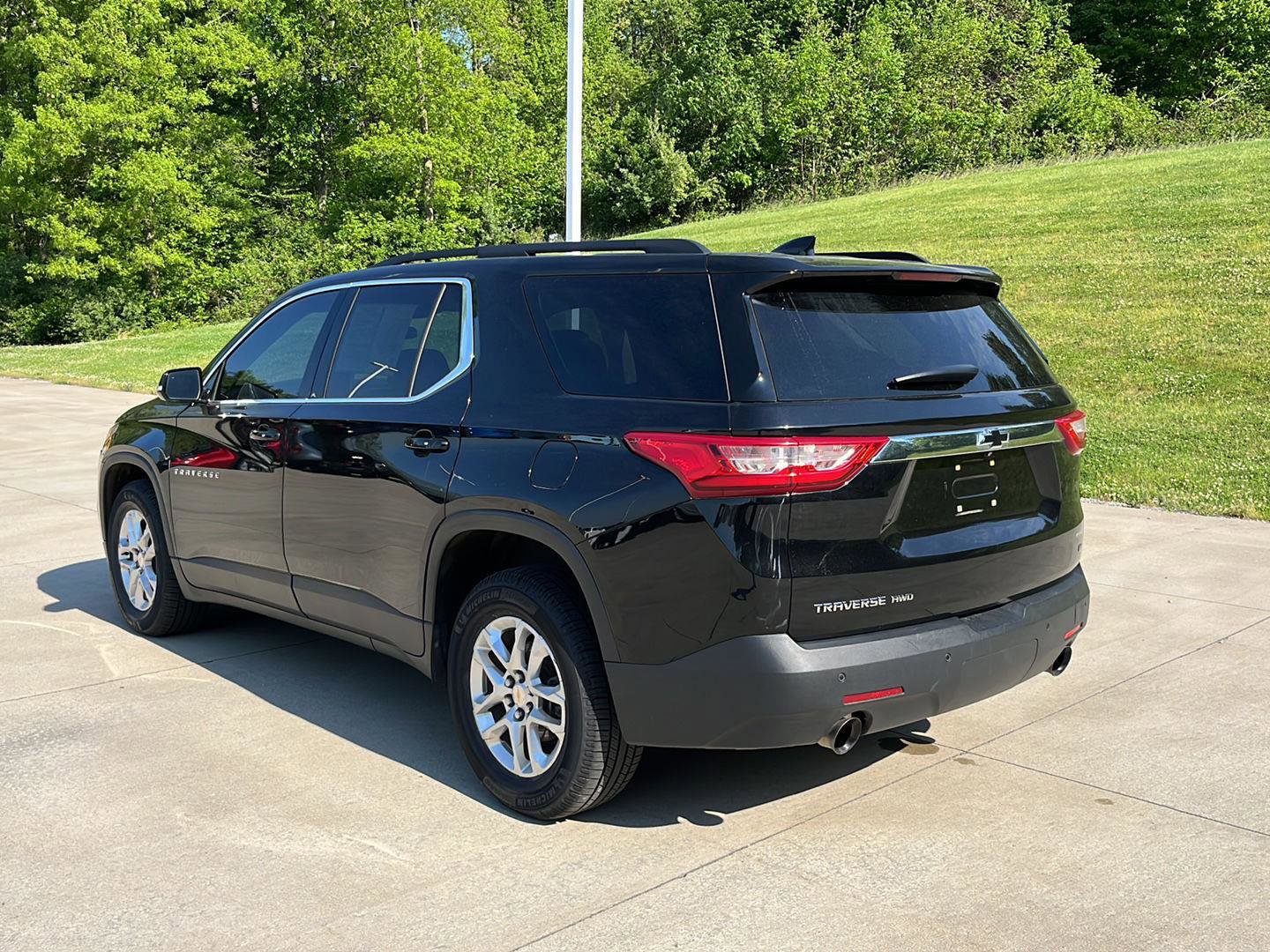 Used 2020 Chevrolet Traverse LT w/ Driver Confidence II Package AWD/4WD image 7