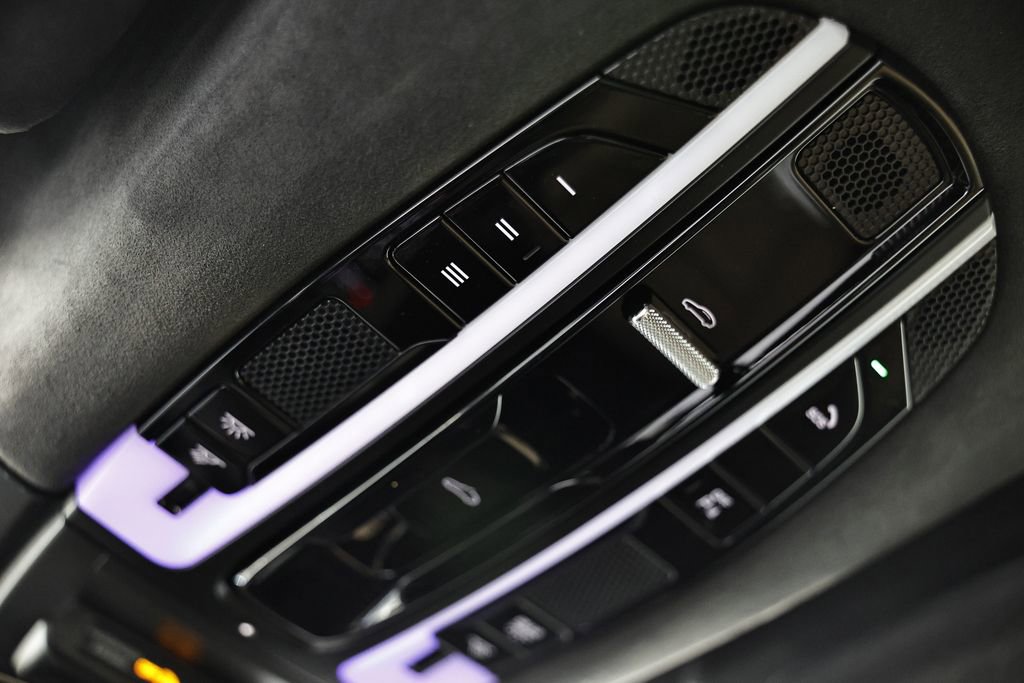 Certified 2022 Porsche Cayenne Turbo image 43