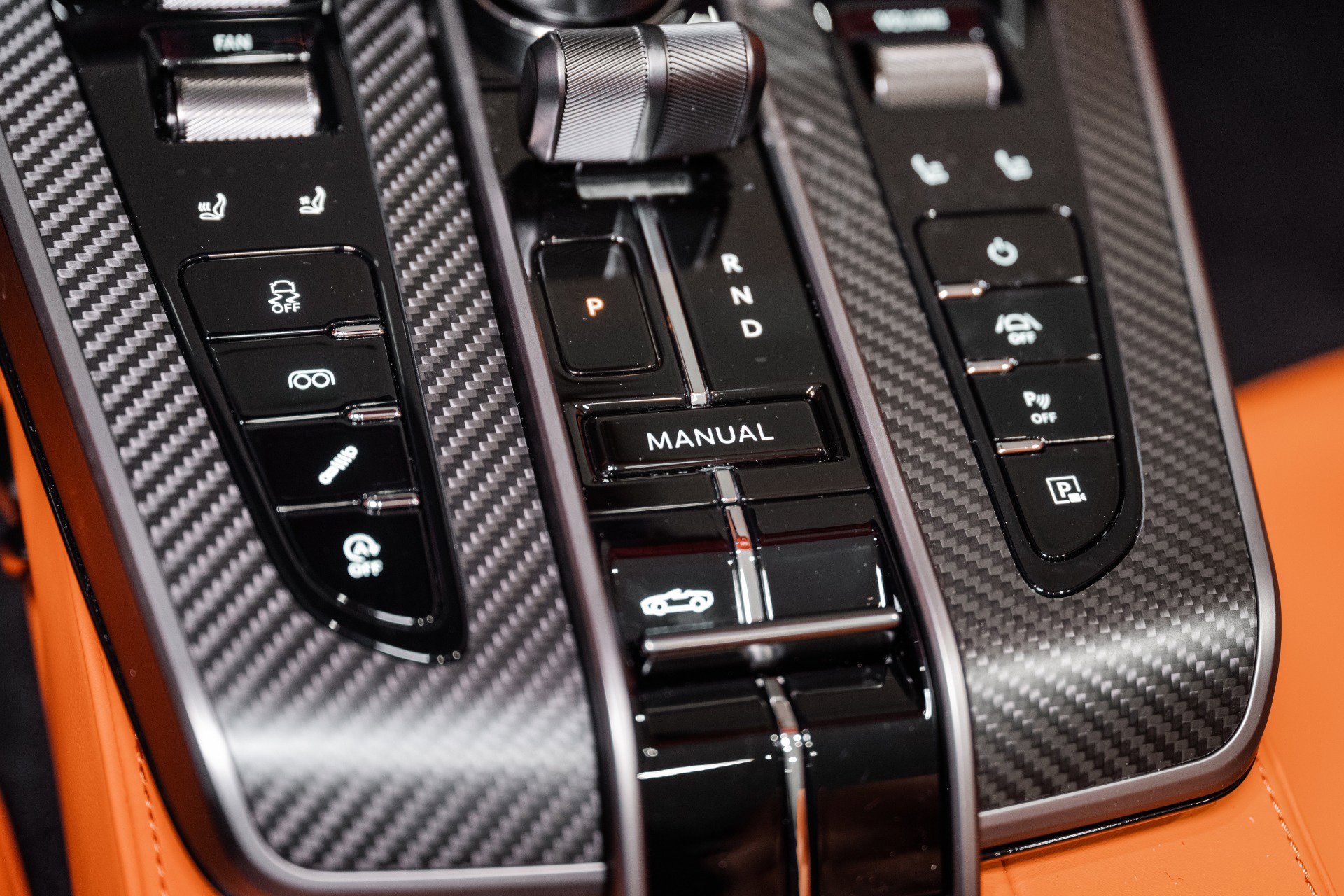 New 2026 Aston Martin Vanquish Convertible image 34