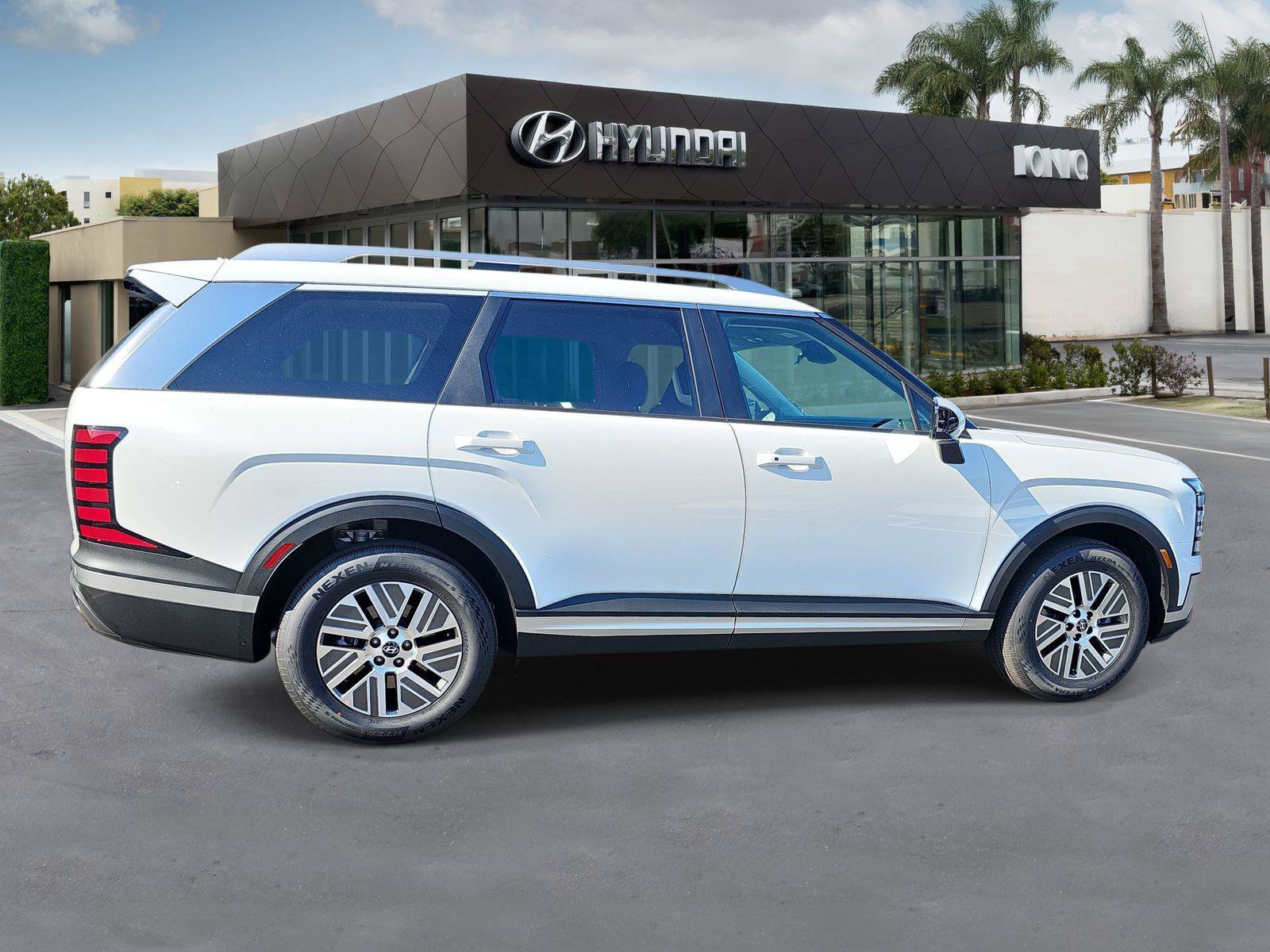 New 2027 Hyundai Palisade SEL FWD image 2