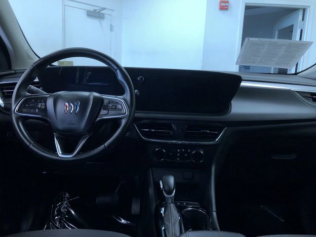 Used 2025 Buick Encore GX Preferred AWD/4WD image 18