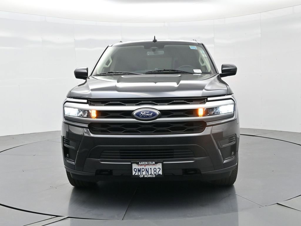 Used 2024 Ford Expedition XLT image 3