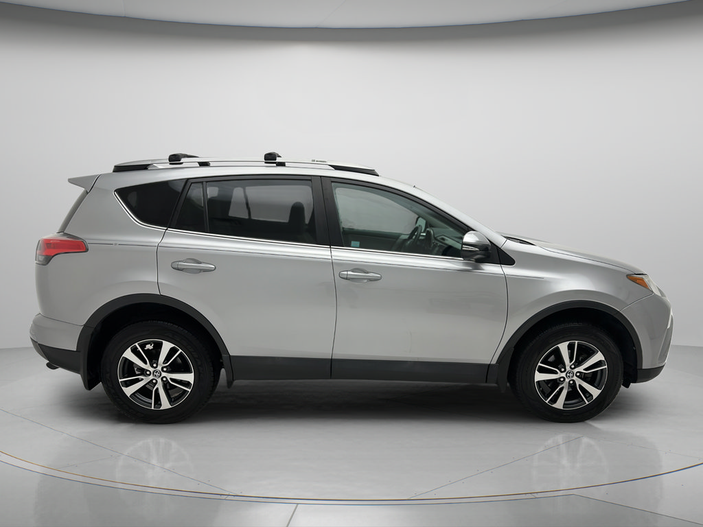 Used 2018 Toyota RAV4 XLE w/ Plus Extra Value Package AWD/4WD image 6
