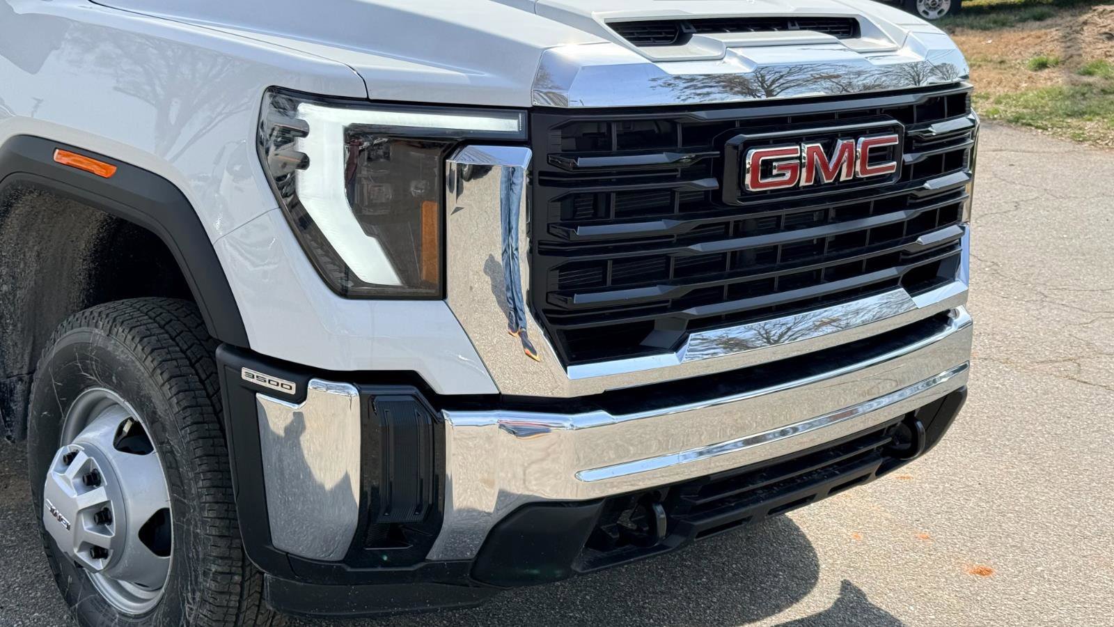 New 2026 GMC Sierra 3500 Pro w/ Convenience Package image 5