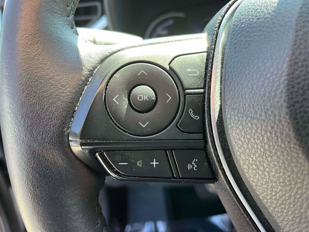 Used 2022 Toyota RAV4 XSE w/ XSE Grade Weather Package AWD/4WD image 18