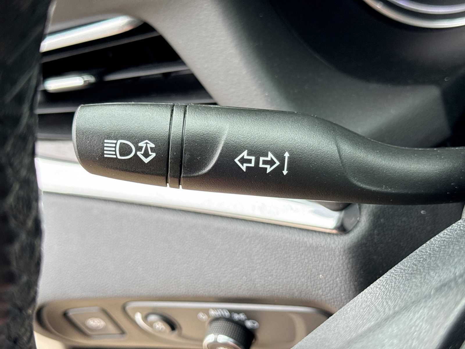 Used 2020 Buick Enclave Essence FWD image 22