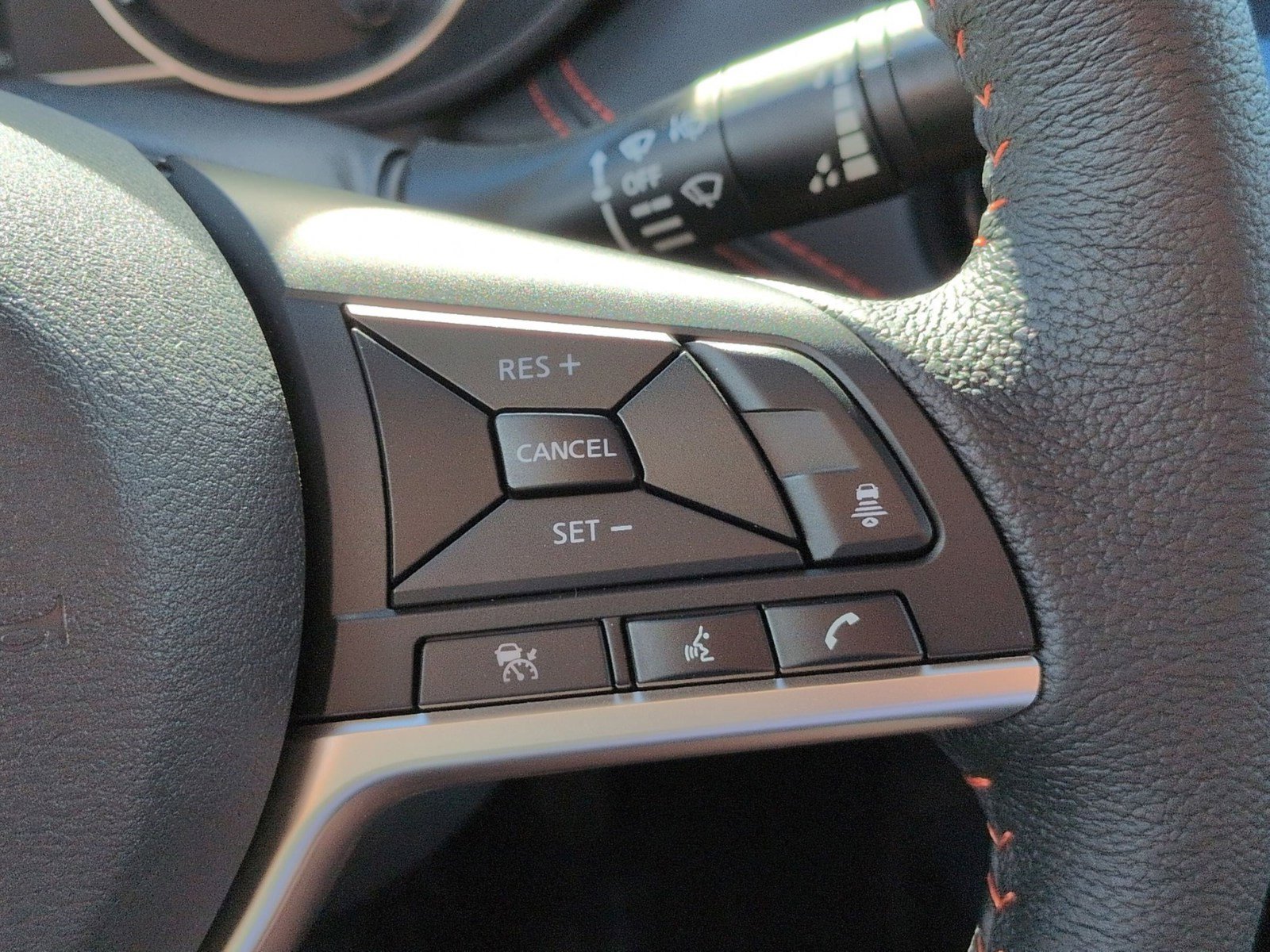 New 2025 Nissan Versa SR w/ Trunk Package image 15