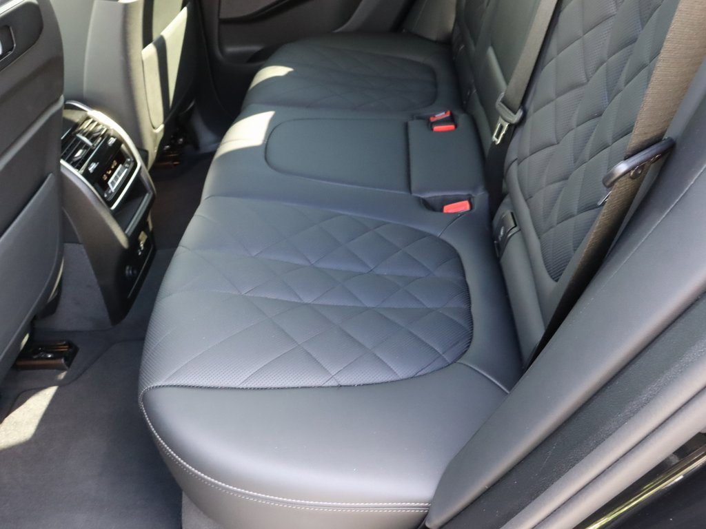 Used 2026 BMW X5 M60i image 23