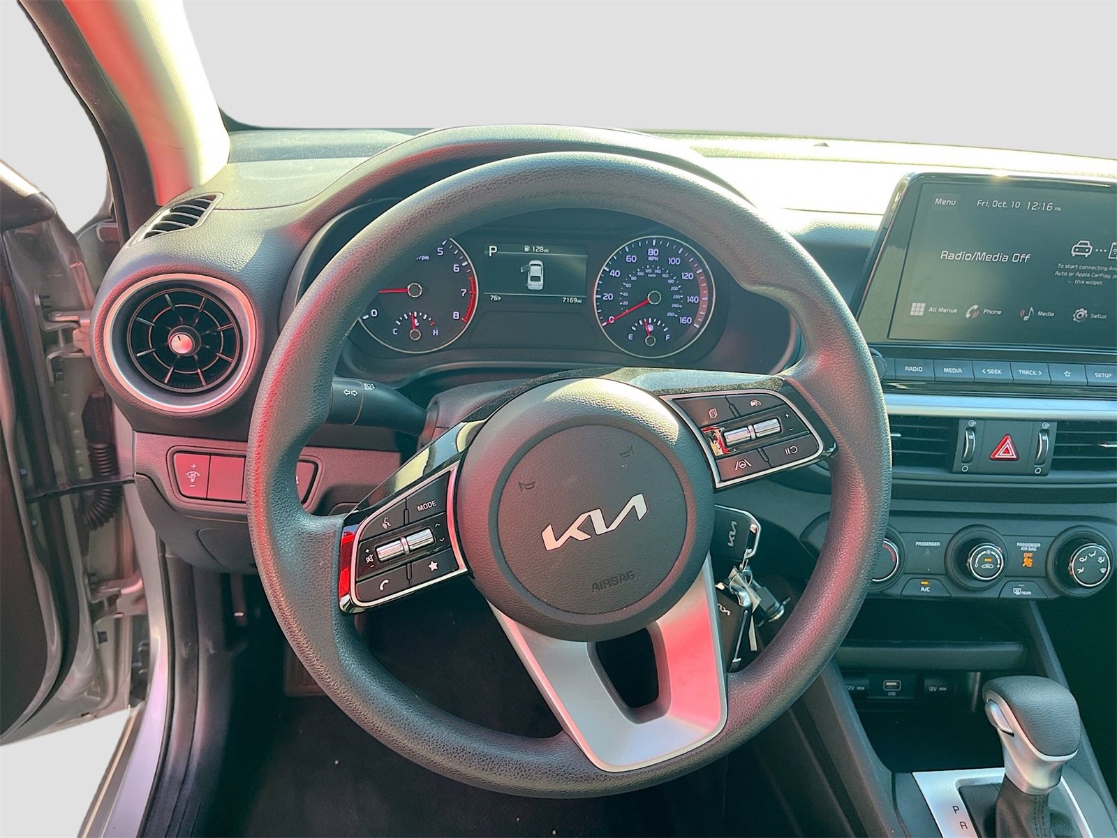 Used 2023 Kia Forte LXS image 11