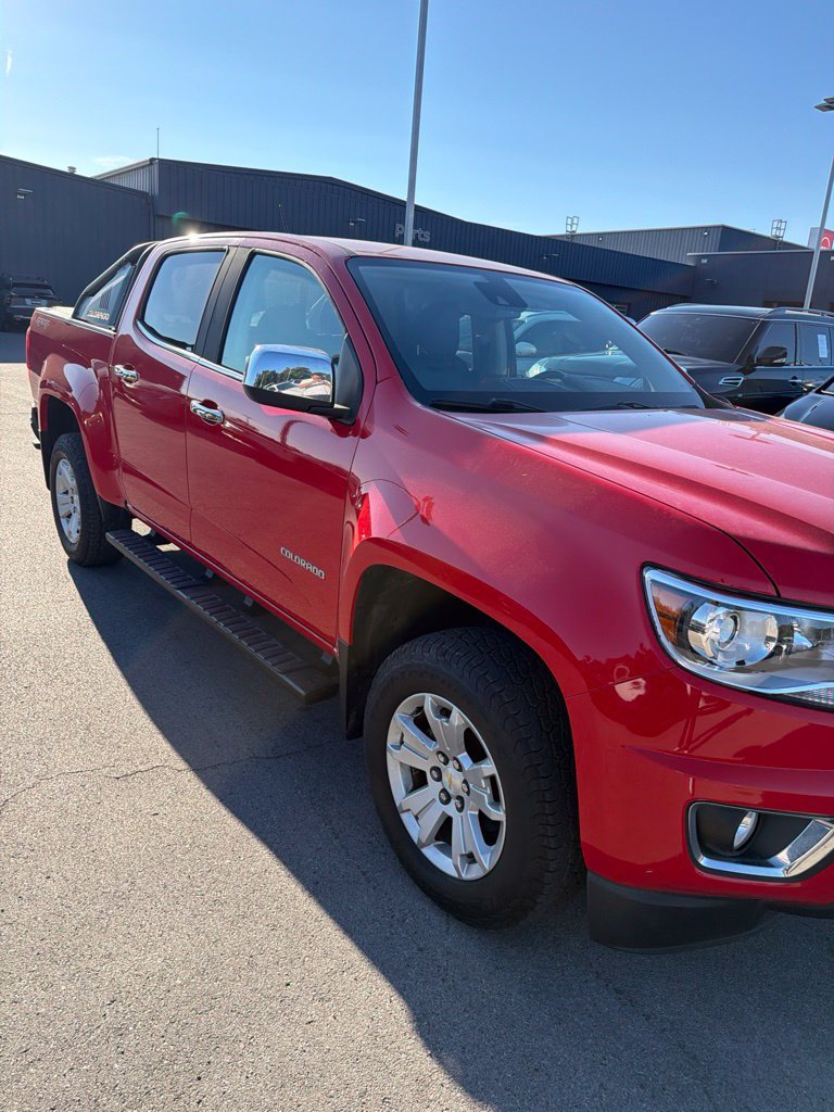 Used 2019 Chevrolet Colorado LT w/ Luxury Package, Chrome AWD/4WD image 3