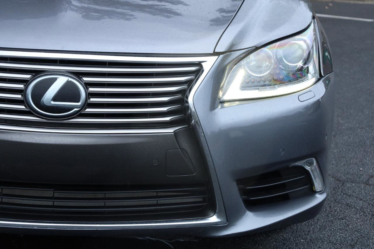 Used 2017 Lexus LS 460 w/ Comfort Package image 21