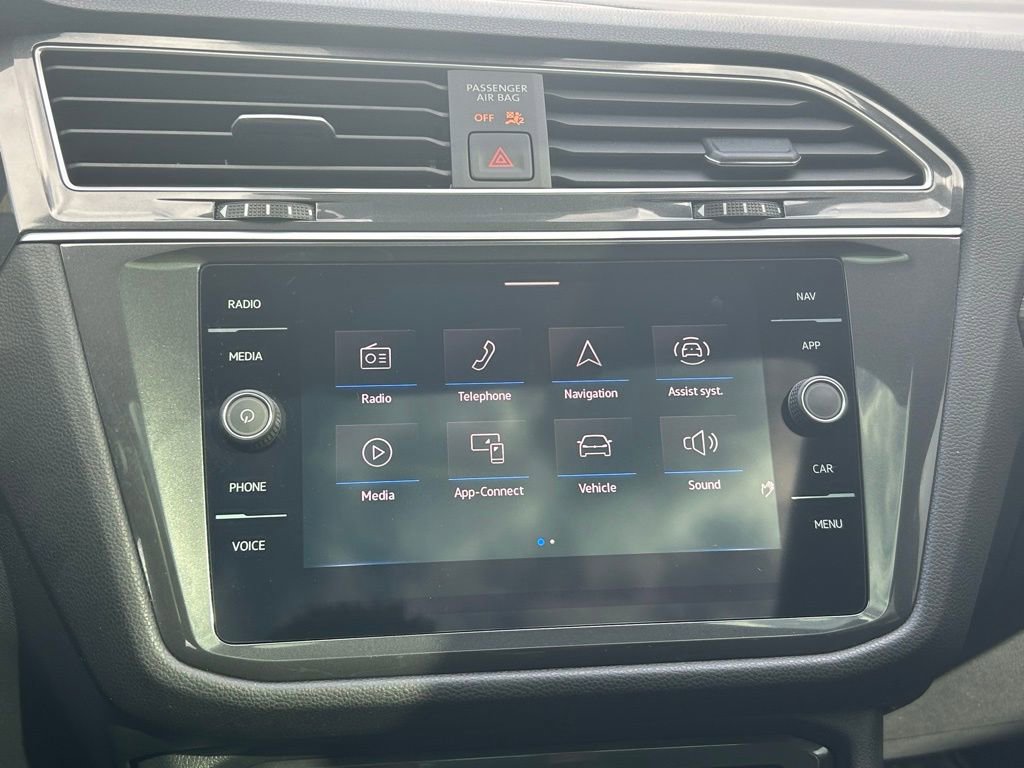 Used 2024 Volkswagen Tiguan SEL R-Line image 16