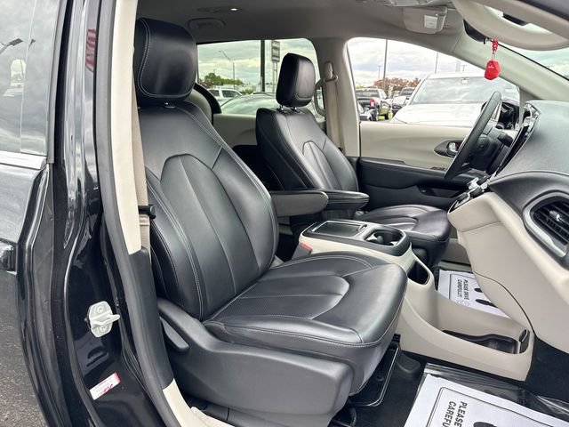 Used 2024 Chrysler Pacifica Limited FWD image 26