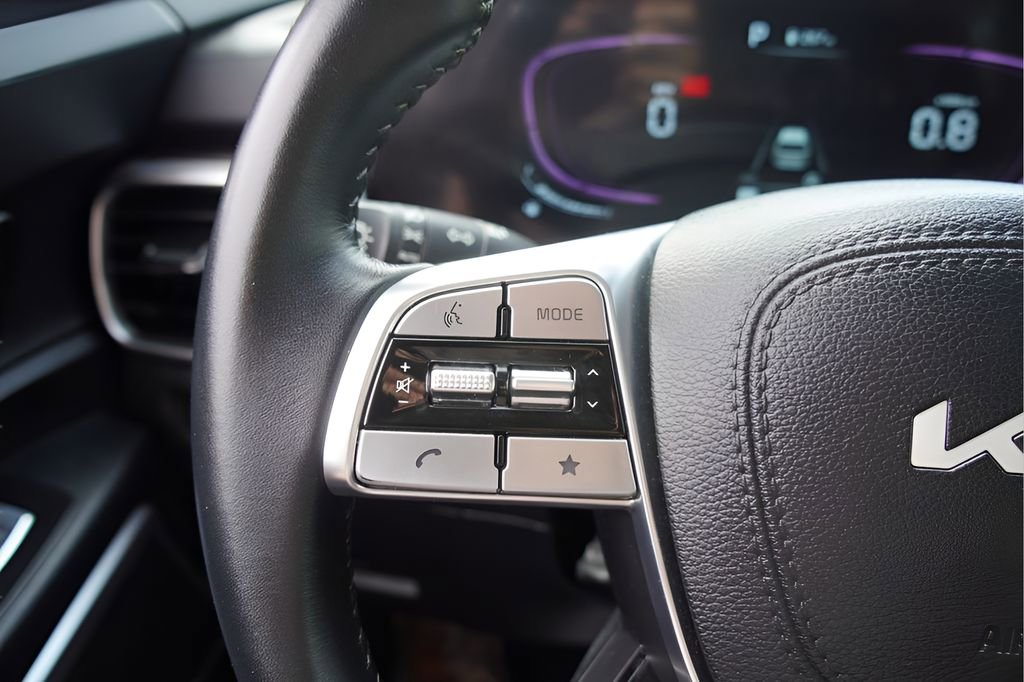 Used 2025 Kia Telluride S image 21