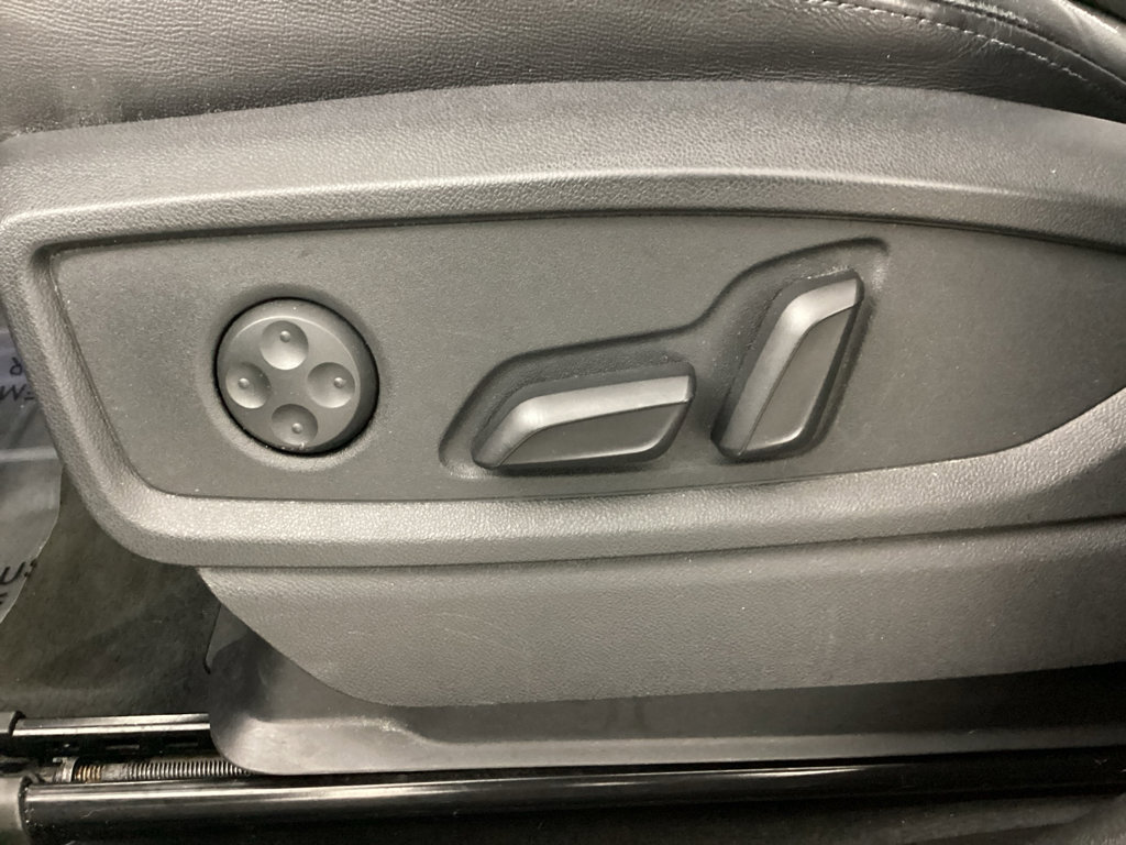 Used 2021 Audi Q5 Premium Plus image 16