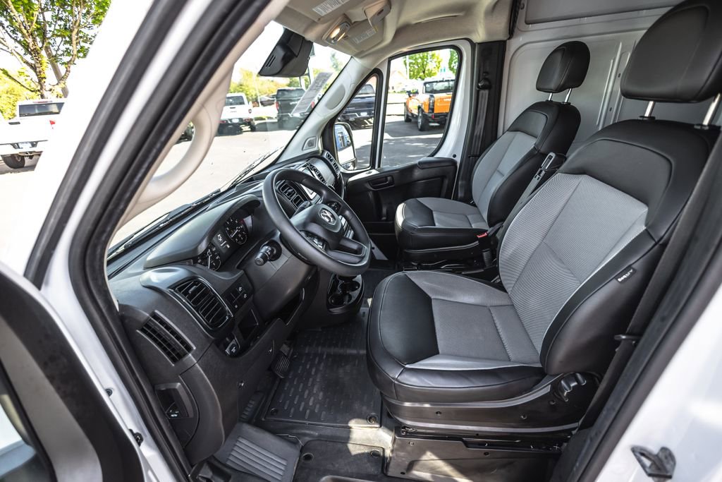 Used 2025 RAM ProMaster 2500 w/ Convenience Group FWD image 20