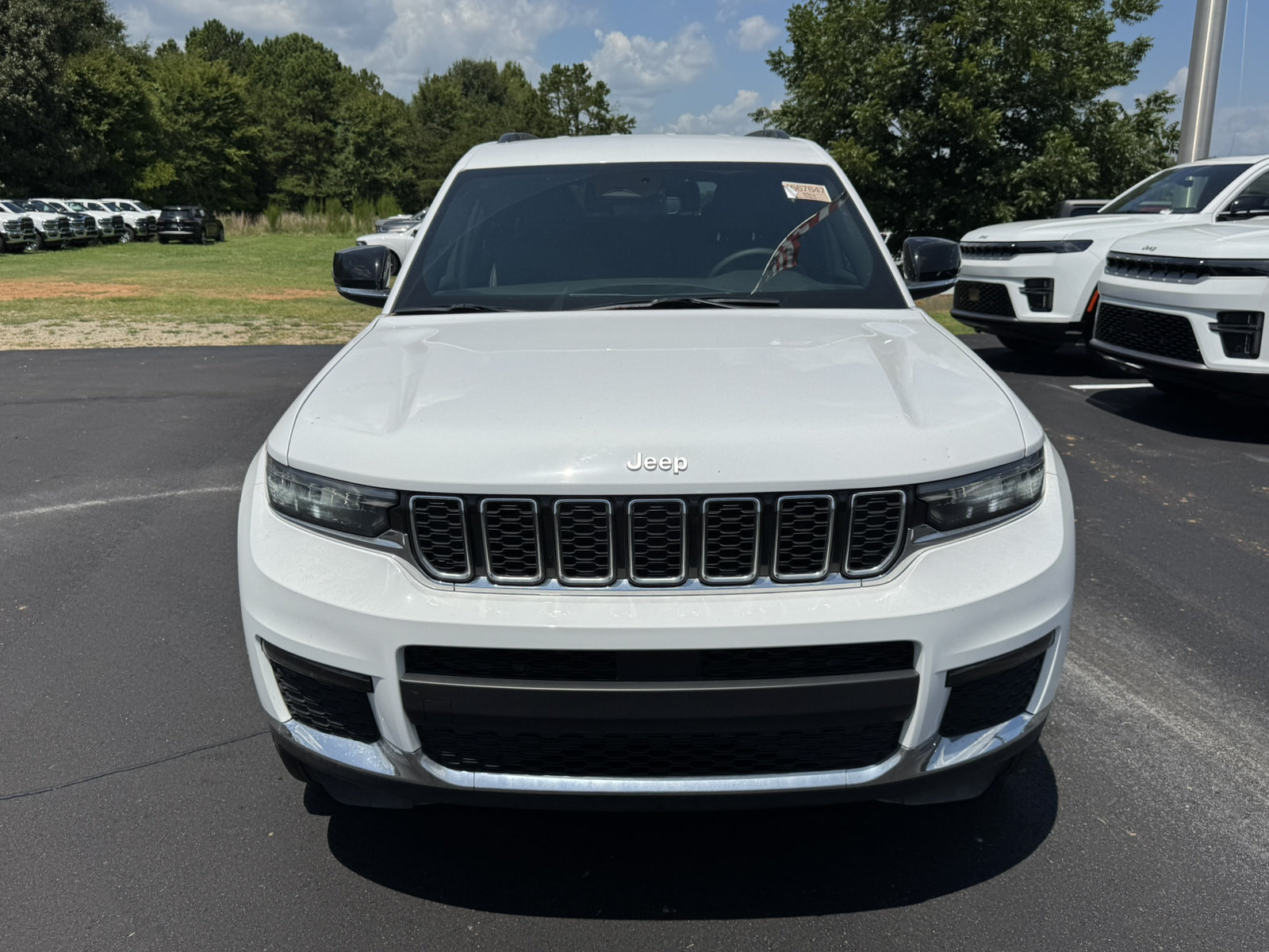 Used 2024 Jeep Grand Cherokee L Limited RWD image 2