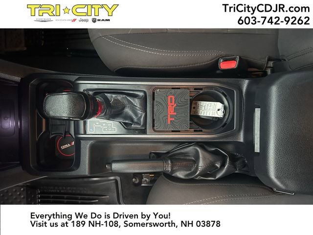 Used 2018 Toyota Tacoma TRD Sport w/ Technology Package image 30