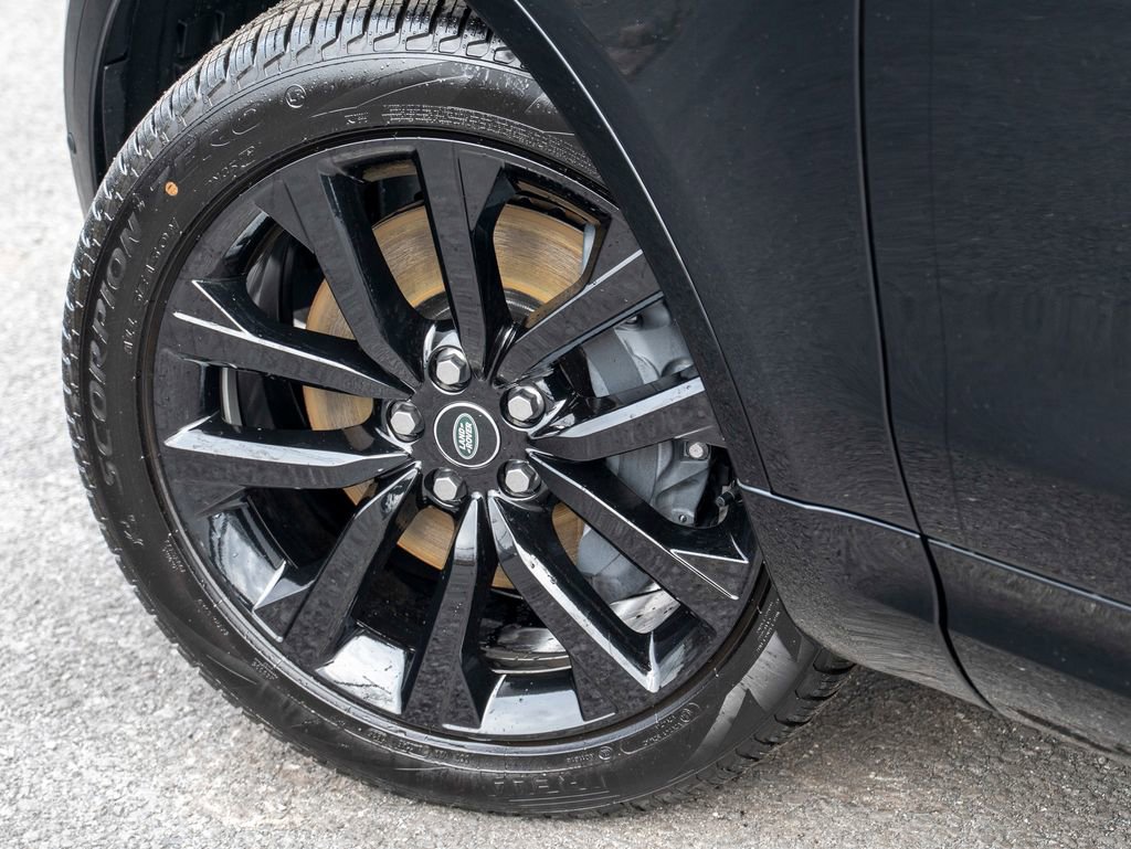 New 2026 Land Rover Discovery Limited Edition AWD/4WD image 9