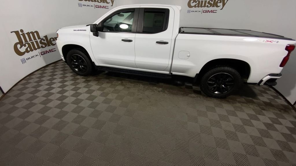 Used 2019 Chevrolet Silverado 1500 Custom w/ Custom Convenience Package image 5