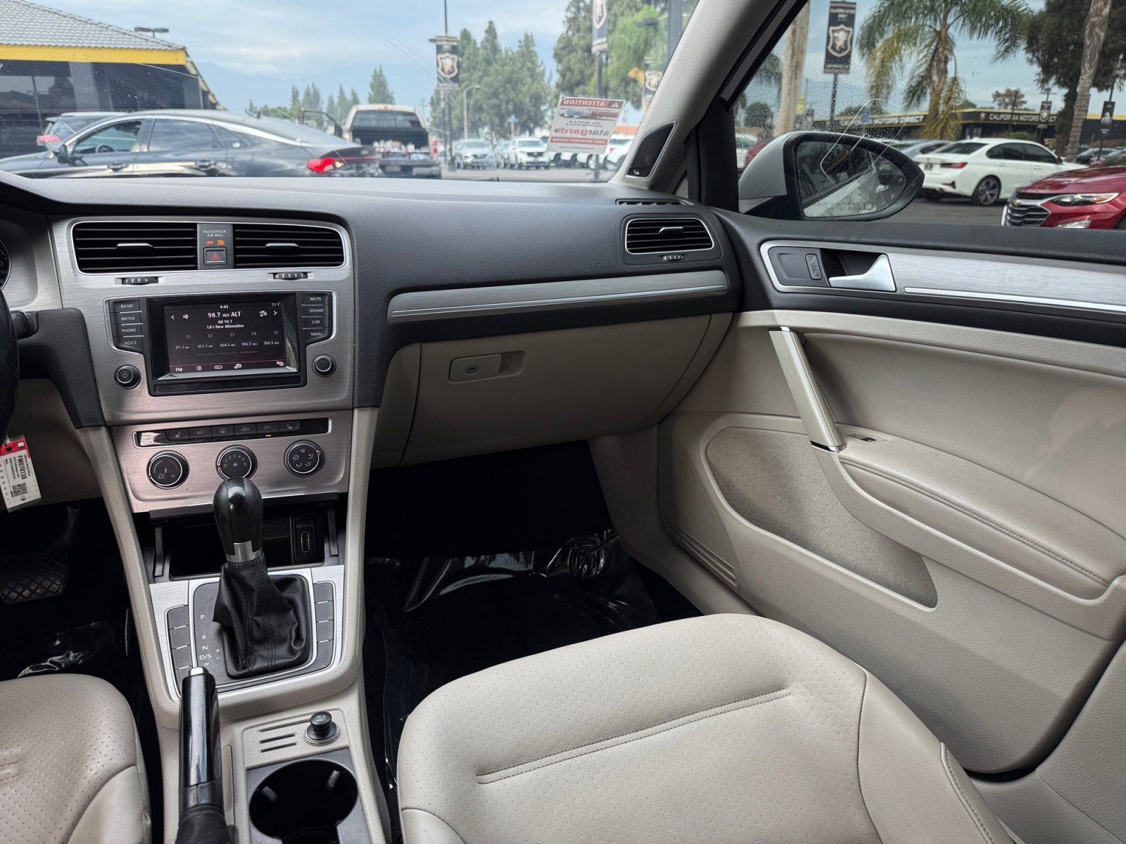 Used 2015 Volkswagen Golf SE w/ Lighting Package image 21