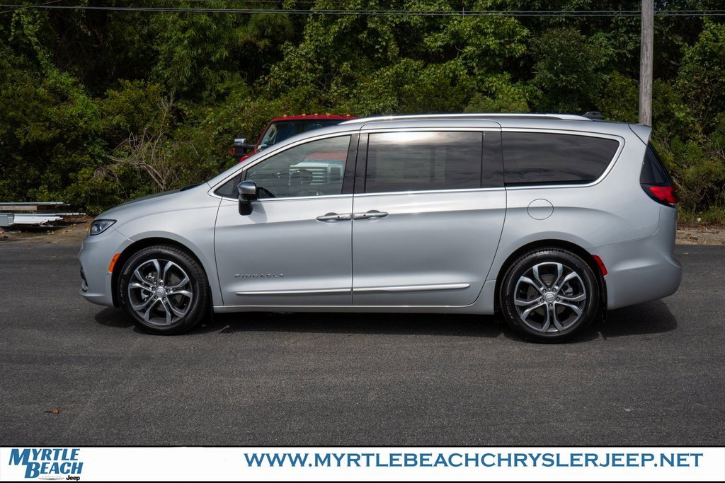 New 2026 Chrysler Pacifica Pinnacle image 3