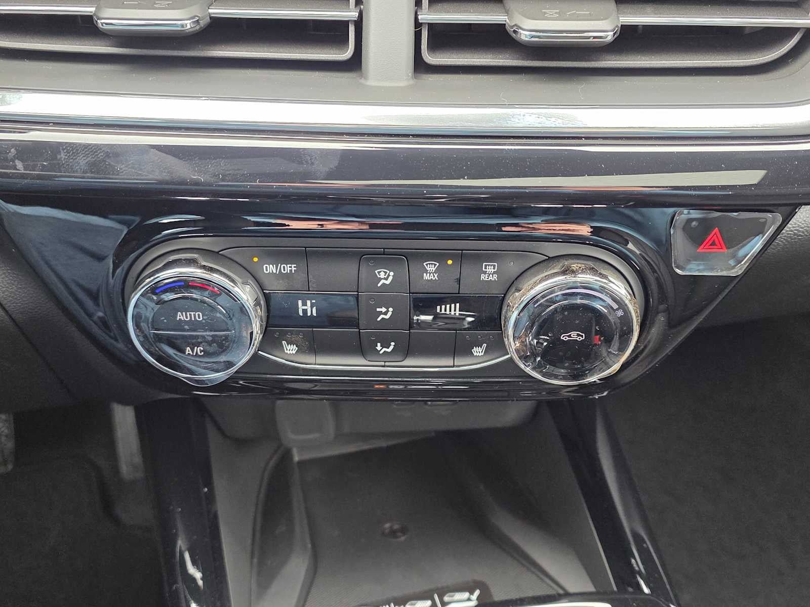 New 2026 Chevrolet Trax RS w/ Sunroof Package FWD image 27