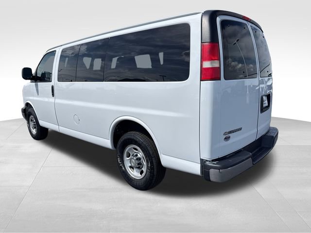 Used 2015 Chevrolet Express 2500 LT w/ LT Preferred Equipment Group RWD image 3