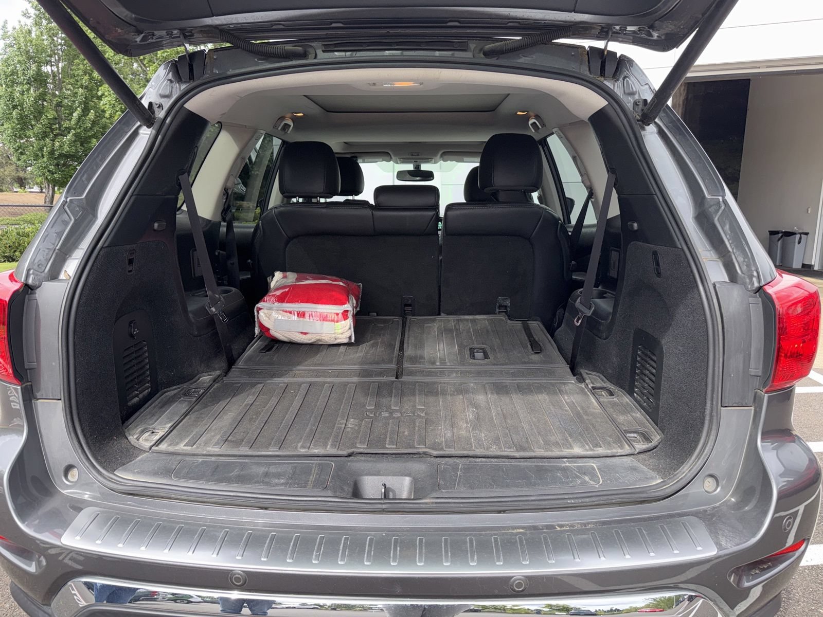 Used 2020 Nissan Pathfinder Platinum w/ Cargo Package AWD/4WD image 20