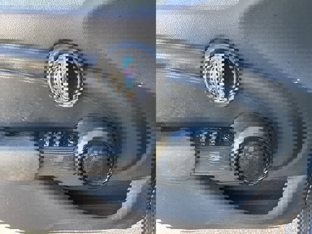 Used 2015 MINI Cooper 4-Door Hardtop image 11