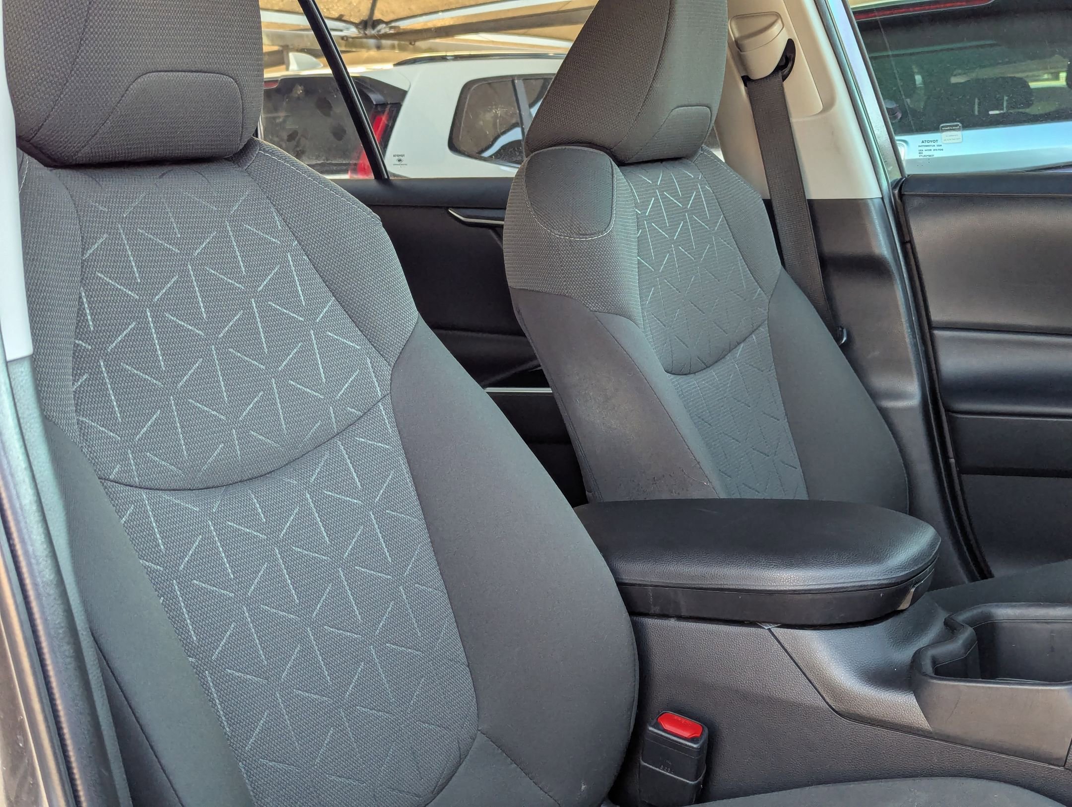 Used 2022 Toyota RAV4 XLE w/ Convenience Package image 30