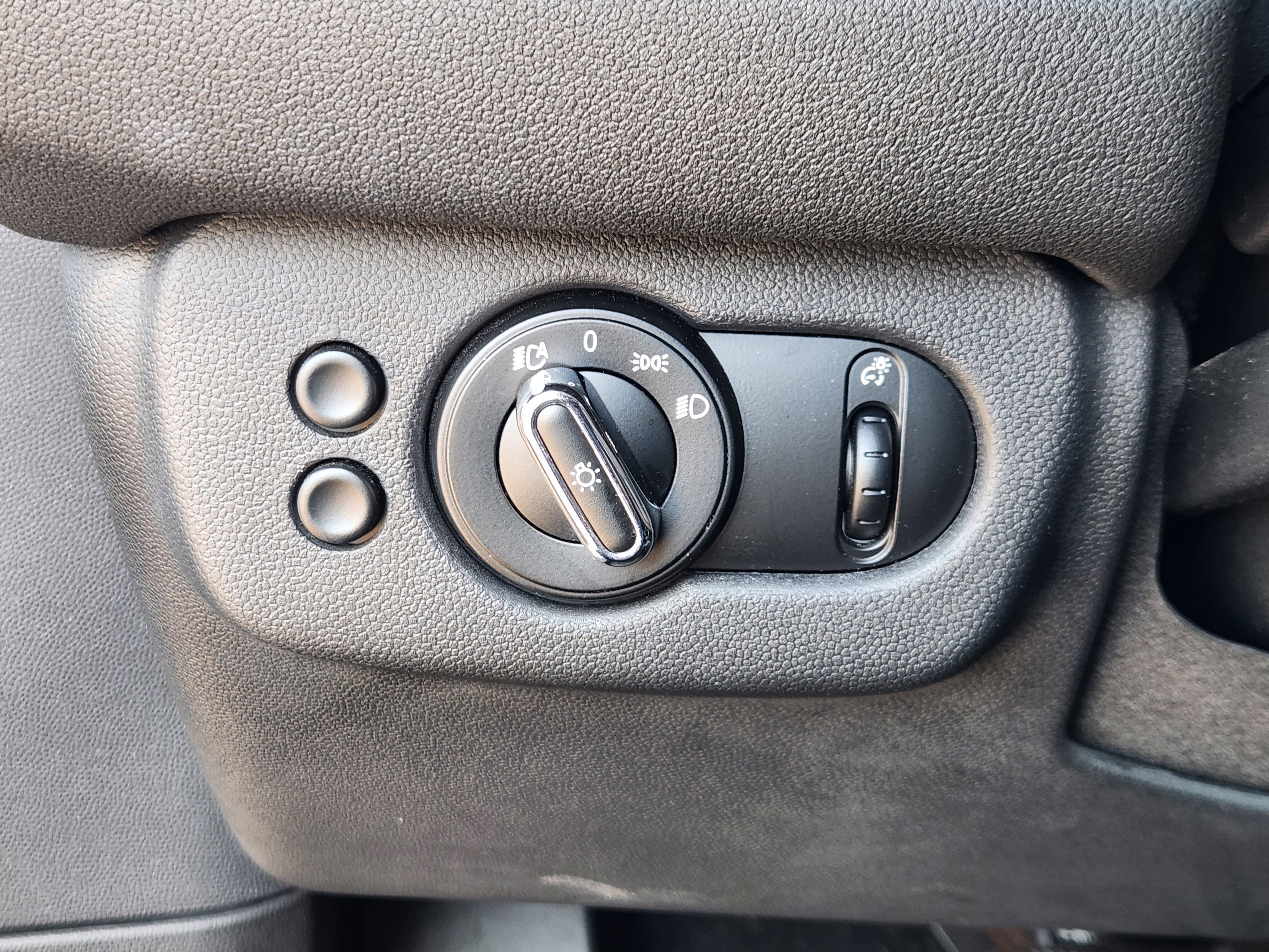 Used 2019 MINI Cooper Clubman S w/ Storage Package image 25