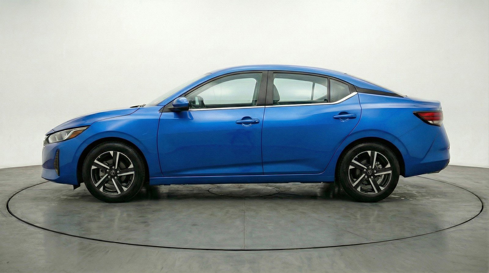 Used 2025 Nissan Sentra SV FWD image 5