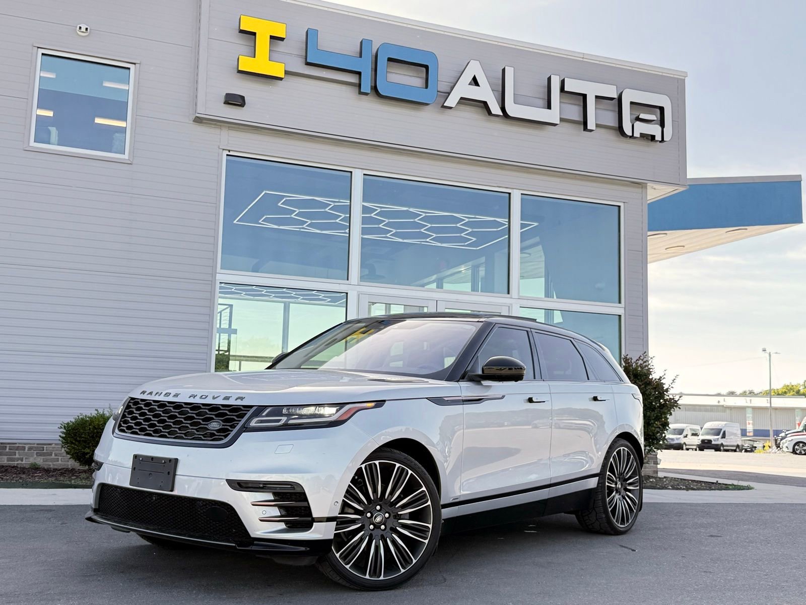 Used 2018 Land Rover Range Rover Velar R-Dynamic HSE AWD/4WD image 1